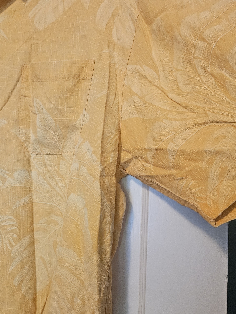 Tommy Bahama 100% Silk, Light Orange Tropical Button Down Shirt. - Picture 5 of 6